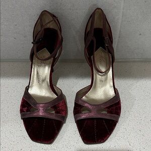 Kenneth Cole Burgundy Velvet Heels